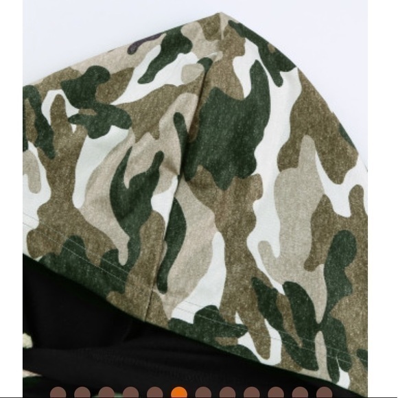 Lovey’s Boutique NEW Black Camo Sweatshirt Hoodie - Picture 5 of 6